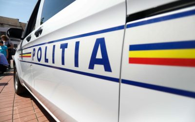 Un tânăr de 23 de ani a fost reținut după ce polițiștii au efectuat un mandat de aducere în județul Constanța, într-un dosar penal ce vizează infracțiuni cu caracter fascist și legionar
