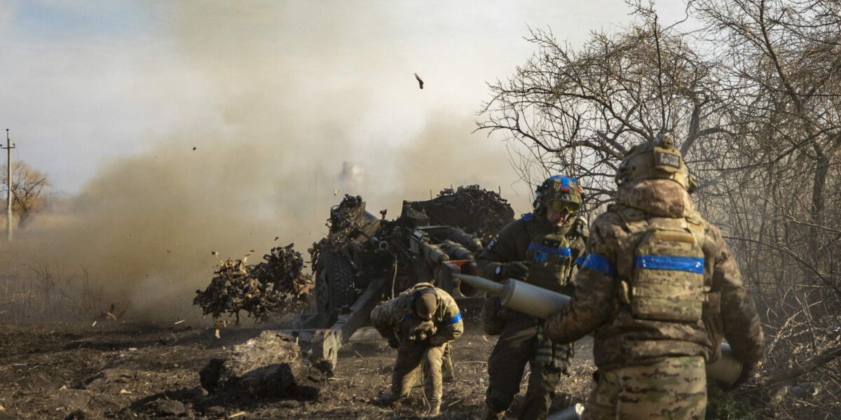 Ruşi eliberați pe front: Au apărut cu steaguri albe, îmbrăcați neutru