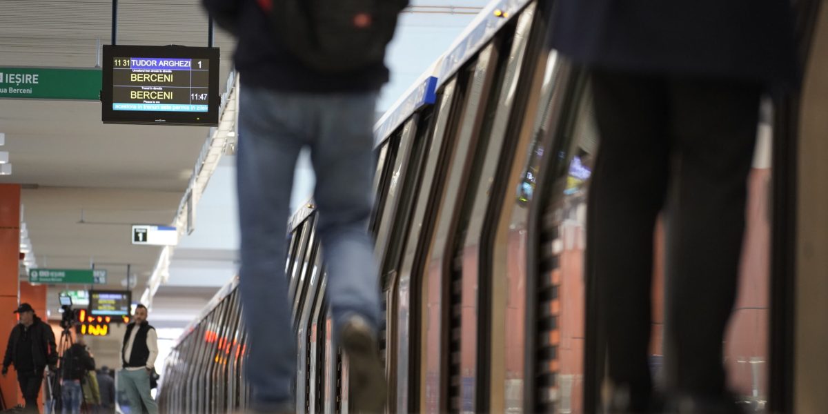 Abonamentele la metrou, explozie de vânzări după anunțul scumpirii în București