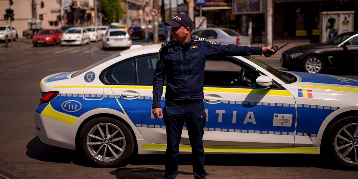 SUPER OFERTĂ DE PAȘTE: Poliția Română, acuzată că ar cheltui milioane de euro pentru printare și plicuri Sindicatul Europol a lansat un atac dur la adresa Poliției Române, acuzând instituția de cheltuieli masive pentru printare și expedierea corespondenței