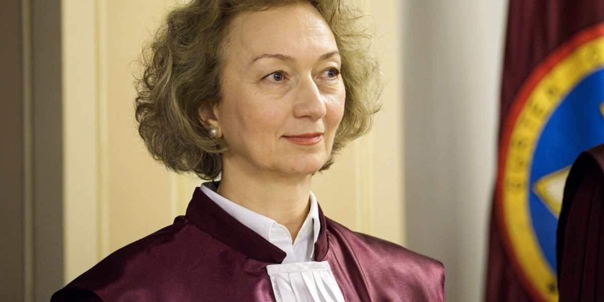 CCR, în derivă? Simina Tănăsescu dezvăluie scena părăsirii sălii de judecată