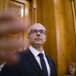 Avertisment: Teoria conspirației, vânătoare de vrăjitoare sau realitate