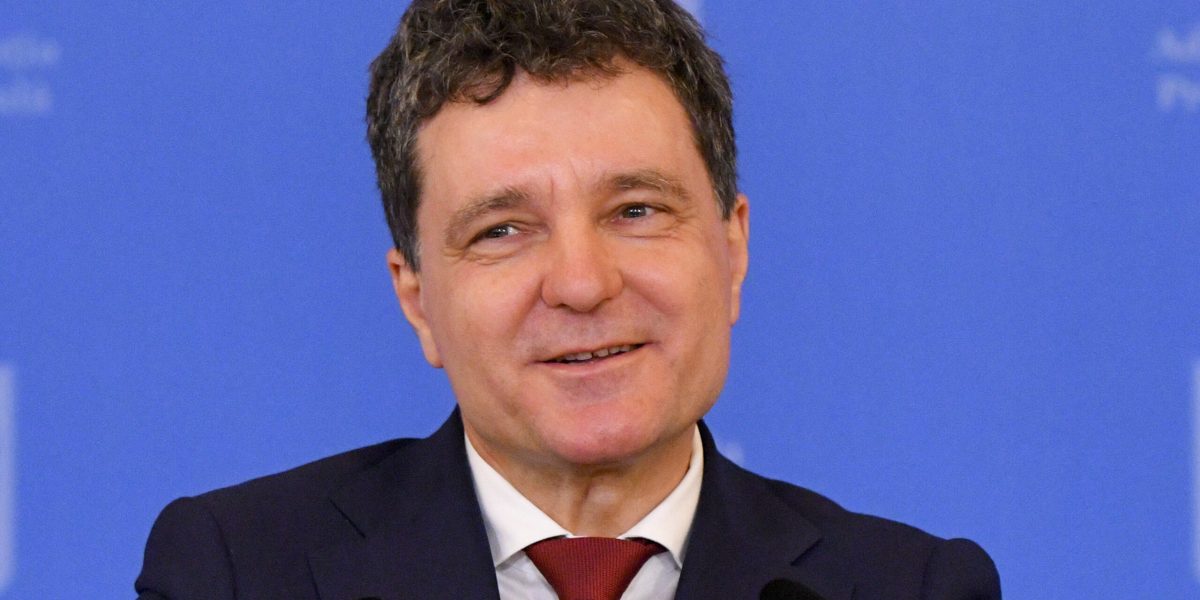Nicușor Dan, primarul Capitalei, a abordat, miercuri, subiectul numirilor în funcțiile de conducere ale parchetelor, respingând speculațiile privind o presupusă influență a Partidului Social Democrat (PSD) în aceste decizii