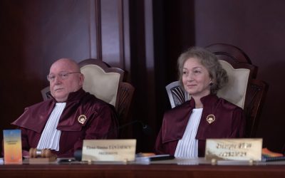 Vulnerabilitățile democrației: Atacul vine din interior, nu de la Donald Trump