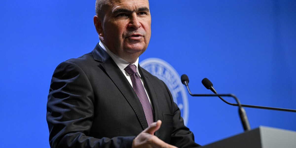 Purtătorii de cuvânt ai statului au transmis mesaje de Paște pentru credincioșii catolici și protestanți București – Premierul și primarul Capitalei au transmis mesaje de felicitare cu ocazia sărbătorii pascale celebrate de credincioșii catolici și protestanți