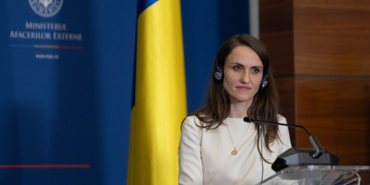 Oana Țoiu, ministrul român de externe, a anunțat că România face parte dintr-o coaliție internațională, formată din 40 de țări, care vizează o abordare coordonată a sancțiunilor împotriva Iranului