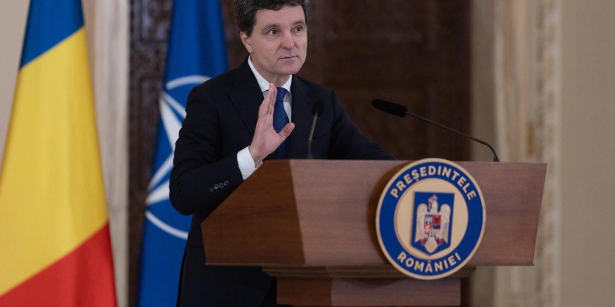 Adolescenții, recompensați: Pot vedea filme pe calculator, dar