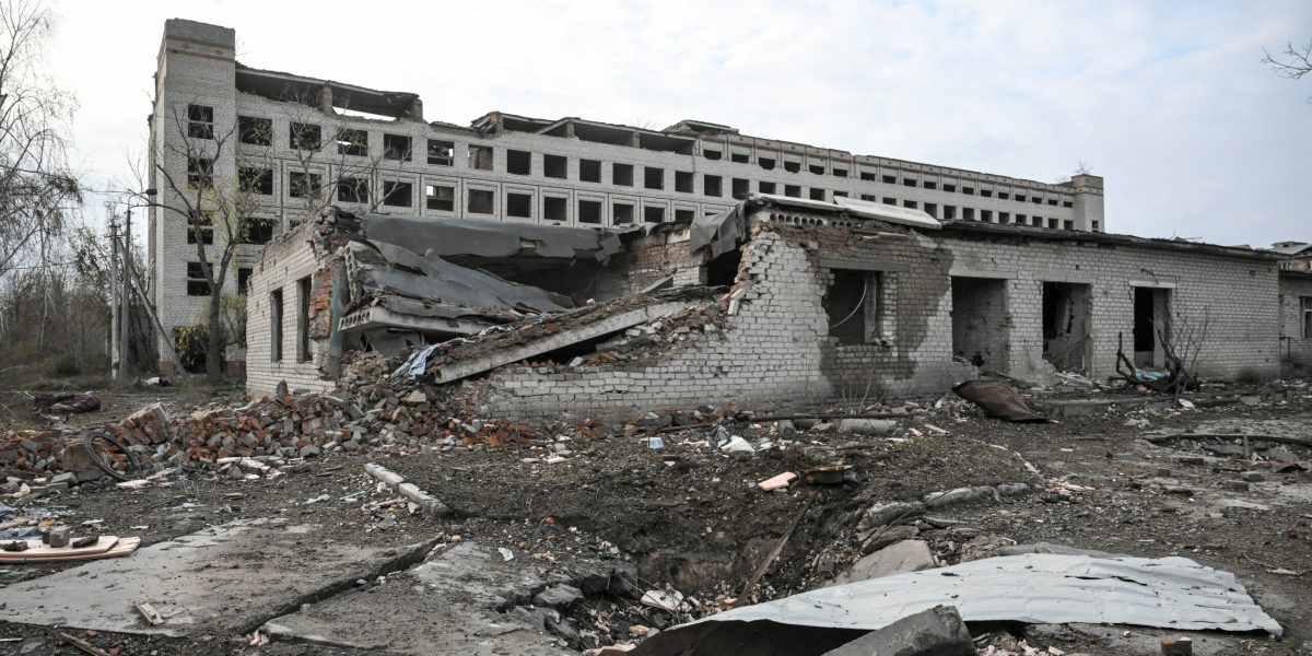 Rusia, sub asediu de drone: Apărarea antiaeriană, testată la limită în noi atacuri Rusia a raportat un nou val de atacuri aeriene atribuite Ucrainei, marcate de doborârea unui număr impresionant de drone în doar câteva ore