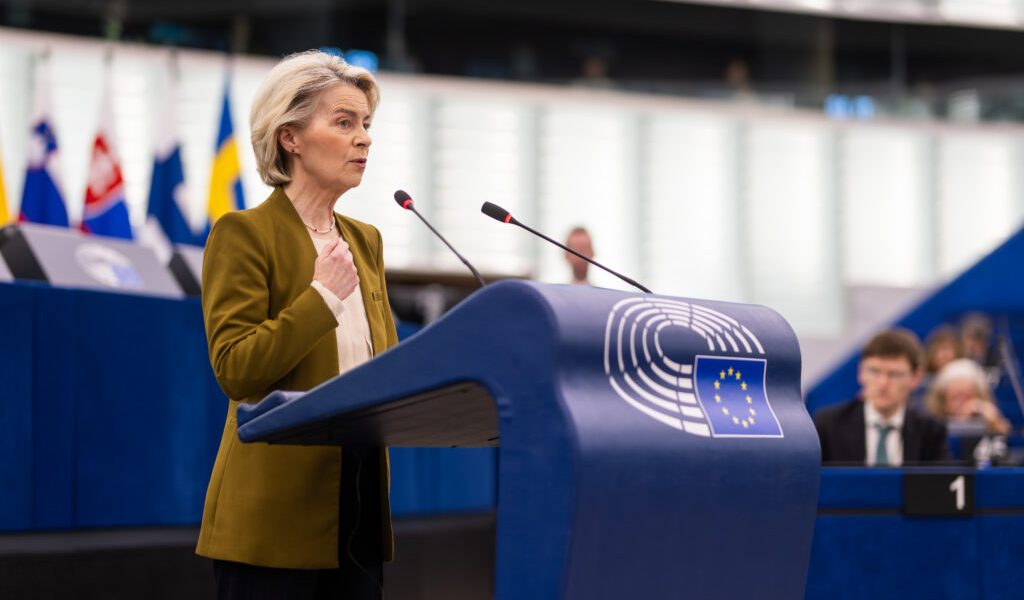 Bruxelles lovește dur: Verificarea vârstei minorilor, obligatorie online