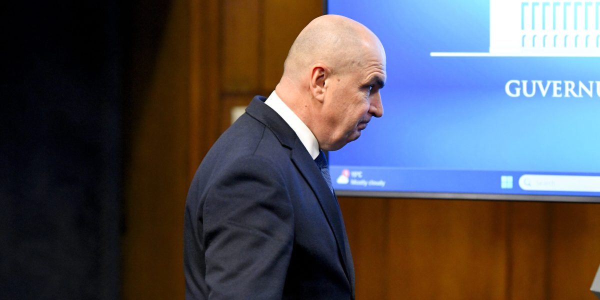 Criza energetică: Guvernul prezintă costurile măsurilor de sprijin, pe fondul războiului din Orientul Mijlociu La o lună de la începutul conflictului din Orientul Mijlociu, efectele blocării transportului de țiței și produse derivate se resimt puternic