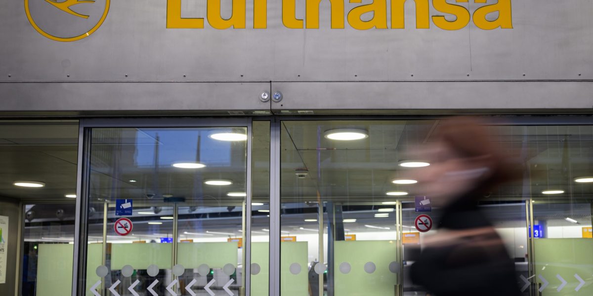 MAE, atenționare de călătorie: Grevele din Germania afectează zborurile