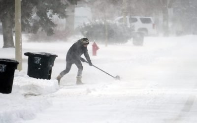Viscolul de primăvară lovește Wisconsin: Zăpadă, polei și sute de mii de oameni fără curent Wisconsin se confruntă cu o furtună de iarnă neobișnuită pentru luna aprilie, cu avertizări în vigoare pentru mai multe comitate din stat