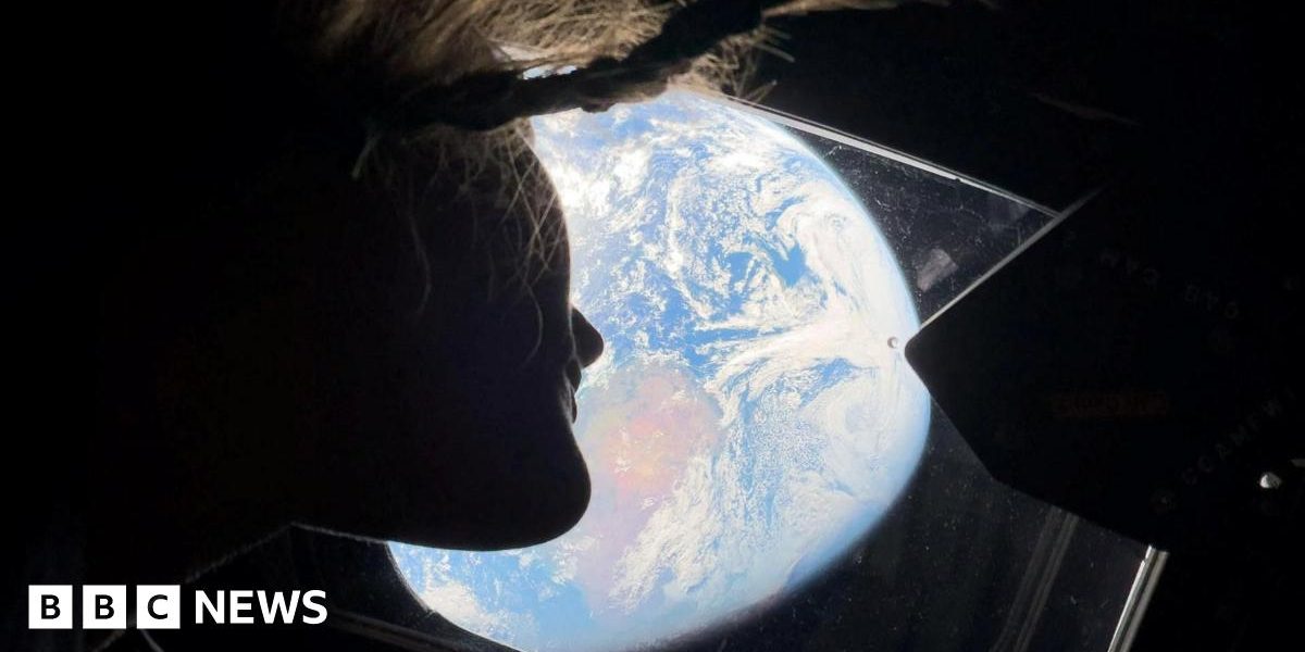 ARTICOL DE PRESĂ: Misiunea Artemis II, un succes răsunător până acum Zborul inaugural al Artemis II, lansat joi, pare să decurgă perfect, conform așteptărilor