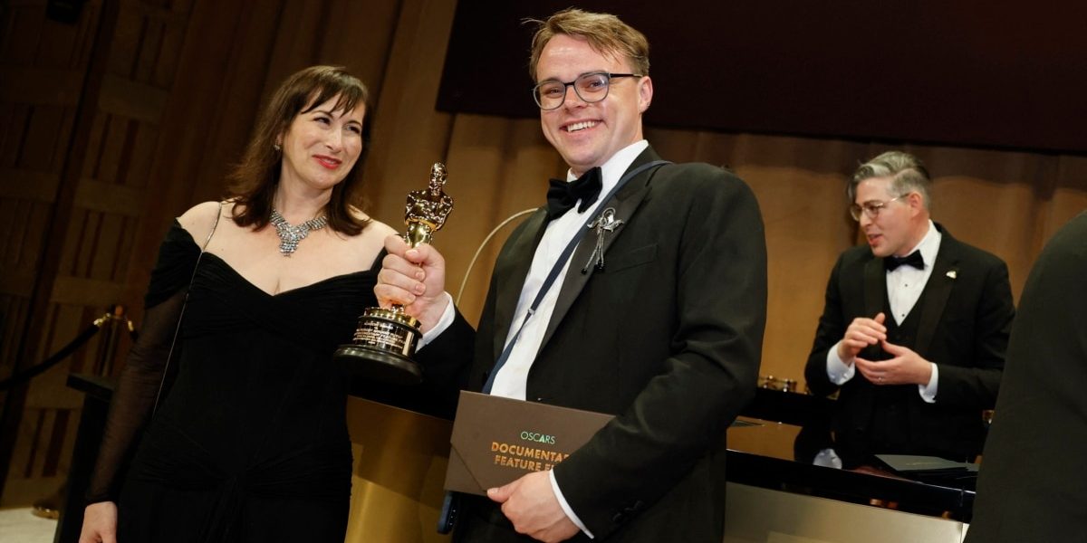 Filmul despre propaganda pro-război în școlile rusești, interzis în Rusia Un tribunal din regiunea Ceelabinsk, Rusia, a interzis difuzarea documentarului premiat cu Oscar care dezvăluie propaganda pro-război din școlile rusești