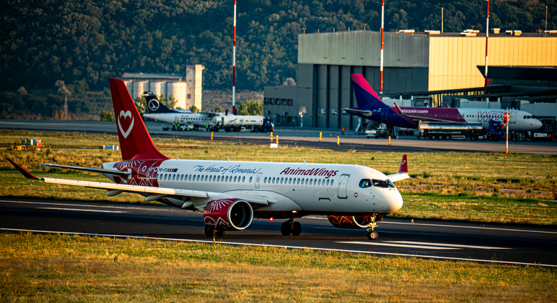 Una dintre cele mai importante companii aviatice din România tocmai a anunțat că și-a vândut jumătate din acțiuni