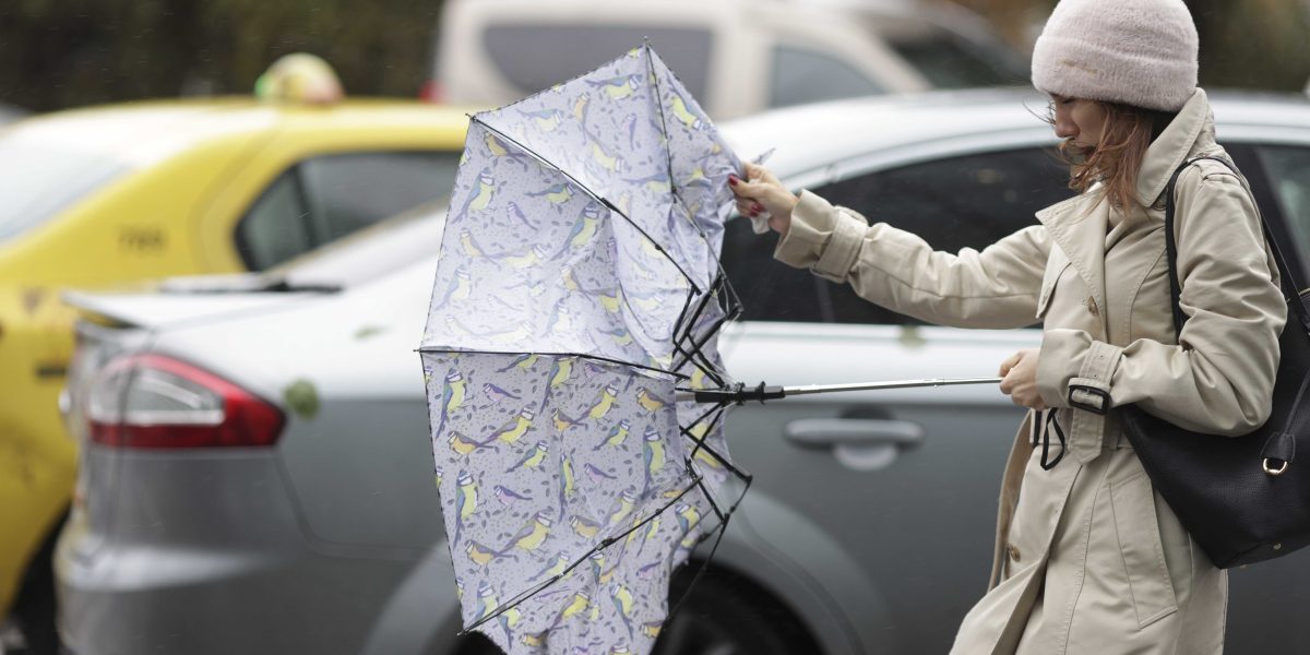 Alertă meteo pentru toată țara: ploi, vânt puternic, grindină și ninsori. Cum va fi vremea în București