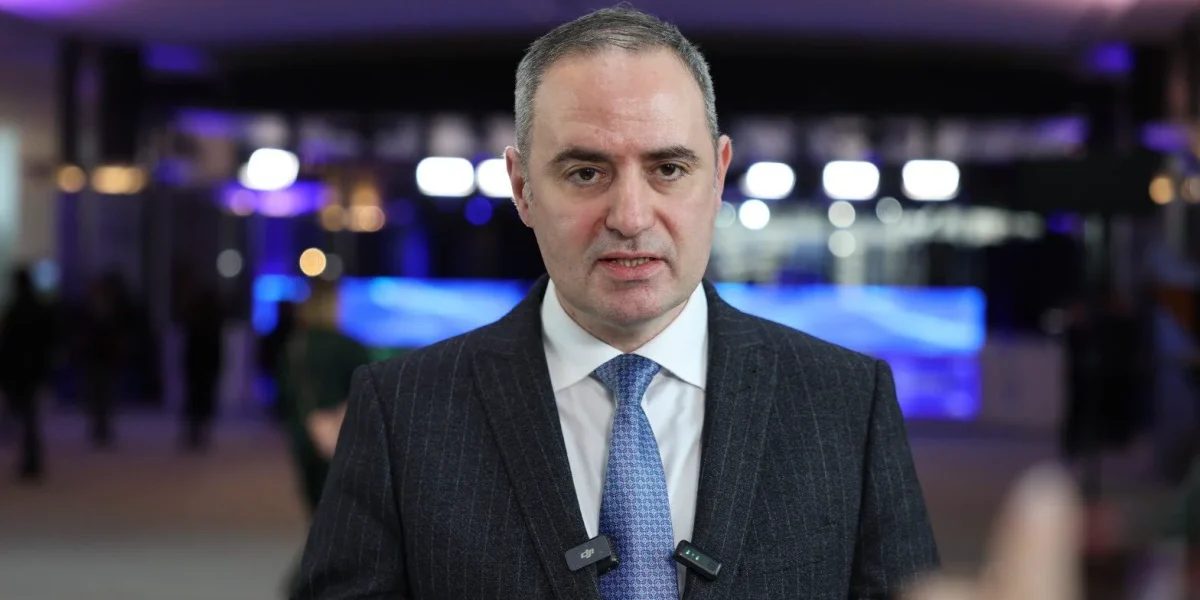 Criza politică aruncă România în panică: Dobânzile la împrumuturi trec de 7%