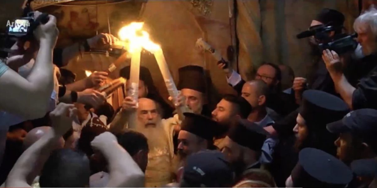 Credincioșii, așteptați la ceremonia Sfintei Lumini