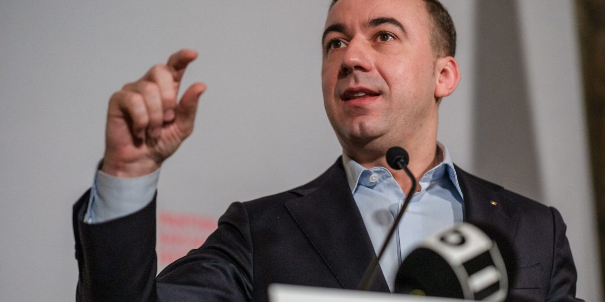 Carburanții nu pun probleme, anunță oficialii. Când scad facturile la curent