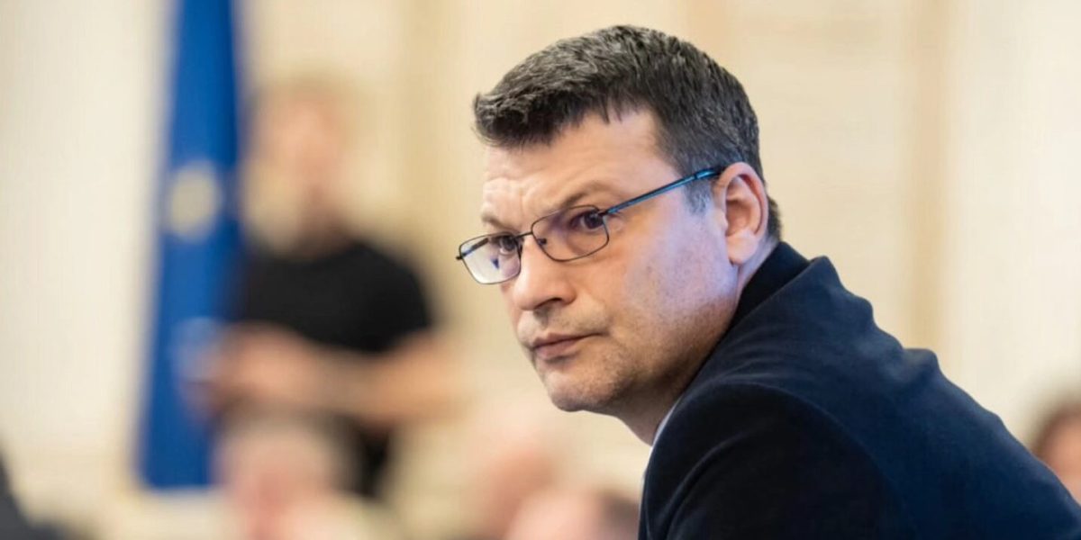 Reforma companiilor de stat: Finanțele pierd, nu România e de vânzare