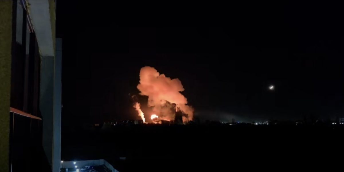 Explozie URIAȘĂ la CET Vest din București: Incendiu la transformatoare