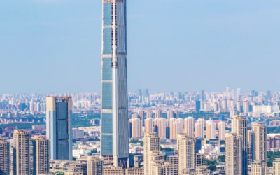 China: După 18 ani, se finalizează cel mai înalt zgârie-nori