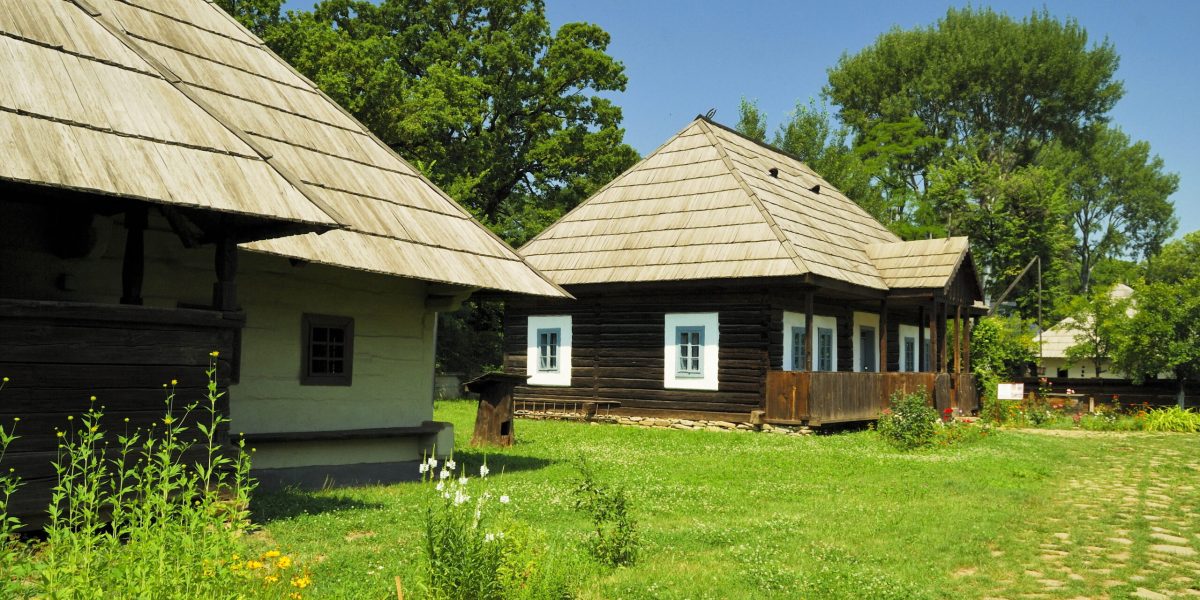 Dreptul de trecere pentru utilități, o problemă sensibilă în relațiile de vecinătate În procesul de construire sau modernizare a unei proprietăți, racordarea la rețelele de utilități reprezintă o etapă crucială