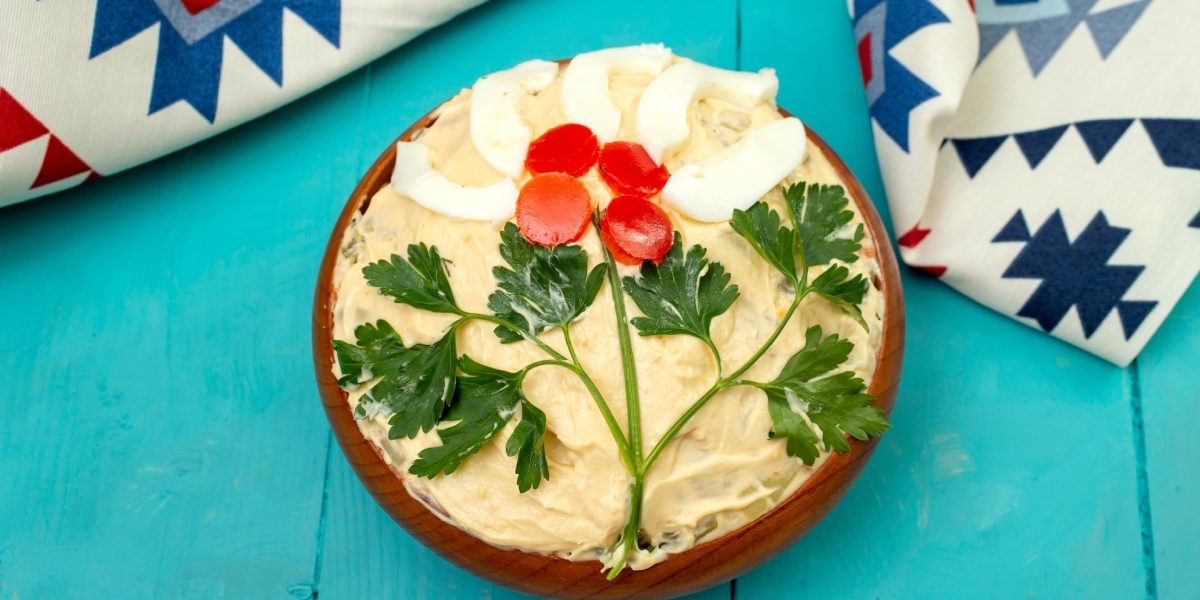 Cât rezistă, de fapt, salata boeuf la frigider? Alertă pentru Sărbători!