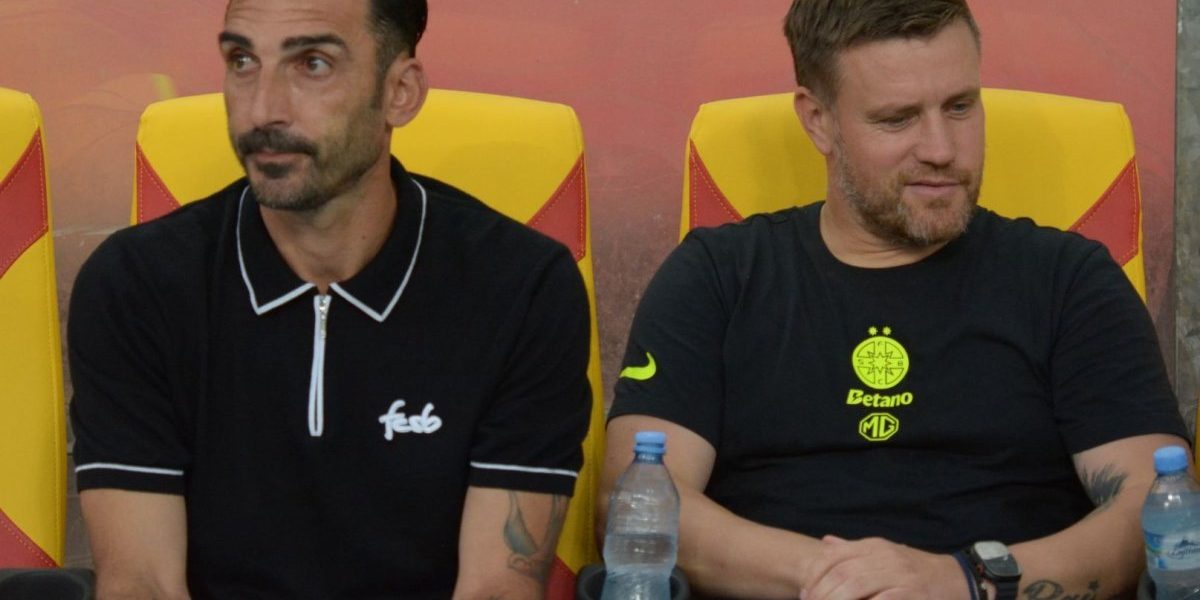 Charalambous, tot mai aproape de revenire! Unde a fost surprins fostul antrenor de la FCSB și ce se întâmplă cu Pintilii