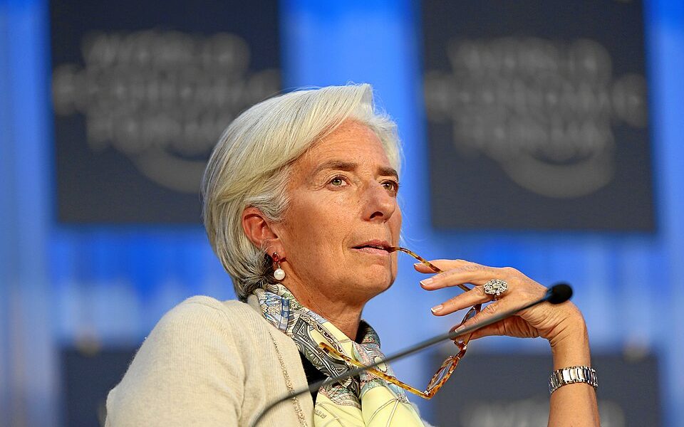 Lagarde (BCE): Inflația trebuie combătută ferm, dacă ținta e ratată