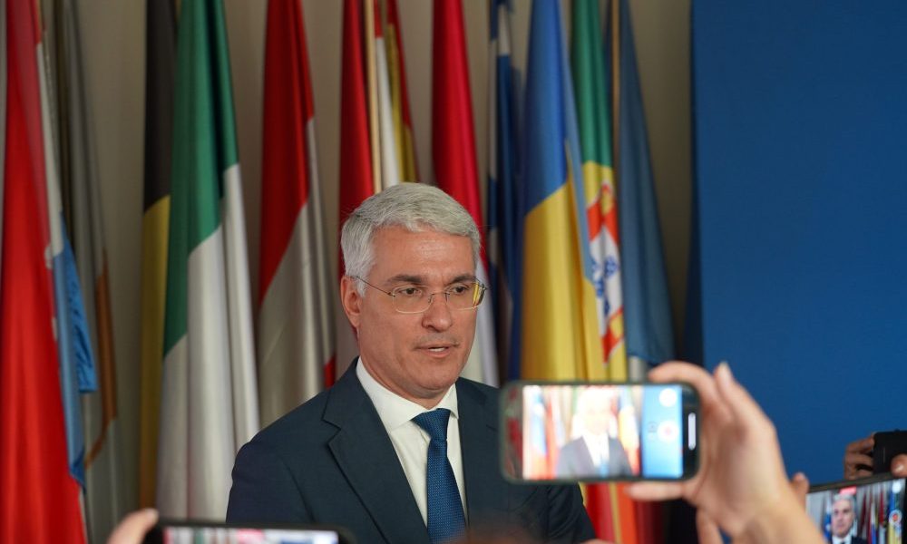 România așteaptă răspunsul Comisiei Europene privind plățile din PNRR până la sfârșitul lunii aprilie Ministrul Investițiilor și Proiectelor Europene, Dragoș Pîslaru, a anunțat că România va primi un răspuns de la Comisia Europeană (CE) până la sfârșitul lunii aprilie cu privire la cererile de plată 3 și 4 din Planul Național de Redresare și Reziliență (PNRR)