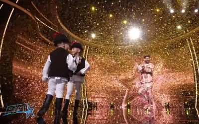 VIDEO: Golden Buzz la ”Românii au talent” pentru Eric și Eduard, doi frați pasionați de tradițiile din județul Alba