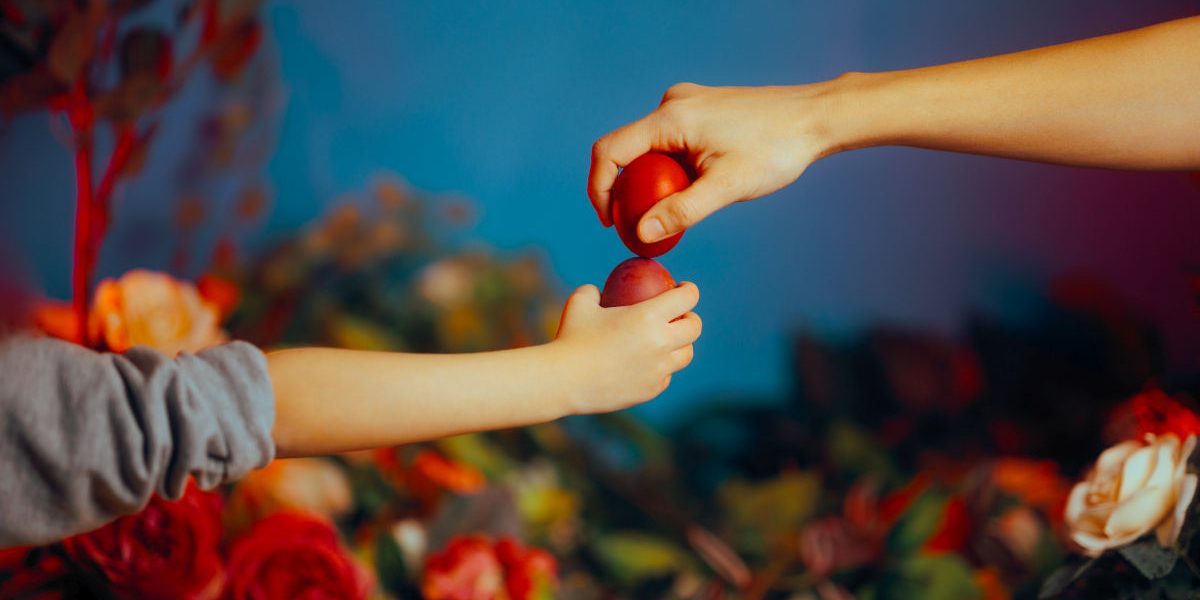 De ce ciocnim ouă roșii de Paște? Tradiția ascunde o poveste veche