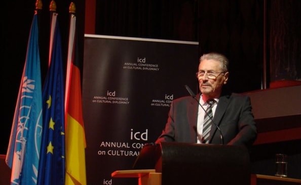 Levantul, aceeași sinecură: Schimbă numele, contractele rămân!