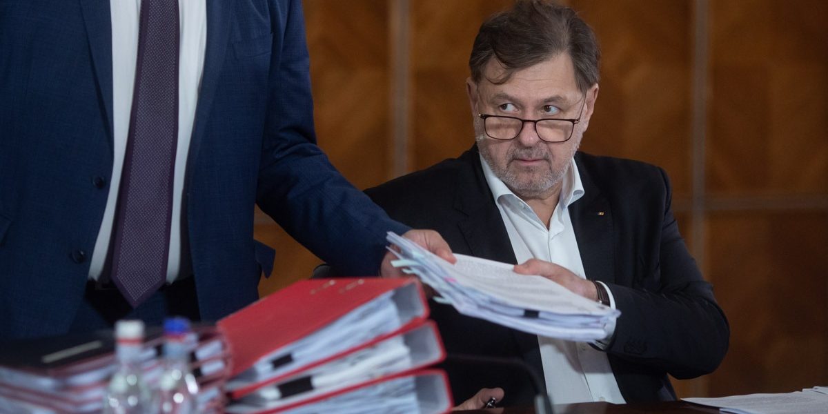 România, obligată la plata a peste 3 miliarde de lei către Pfizer, după un prim verdict în procesul referitor la vaccinurile anti-COVID-19 Tribunalul de Primă Instanță Francofon din Bruxelles a decis, miercuri, că România trebuie să achite peste 3 miliarde de lei către compania farmaceutică Pfizer și să preia aproape 29 de milioane de doze de vaccin anti-COVID-19