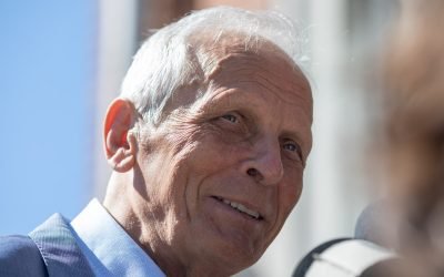 Fostul premier, Theodor Stolojan, susține că singura soluție pentru România în contextul tensiunilor din coaliția de guvernare este menținerea lui Ilie Bolojan în funcția de prim-ministru