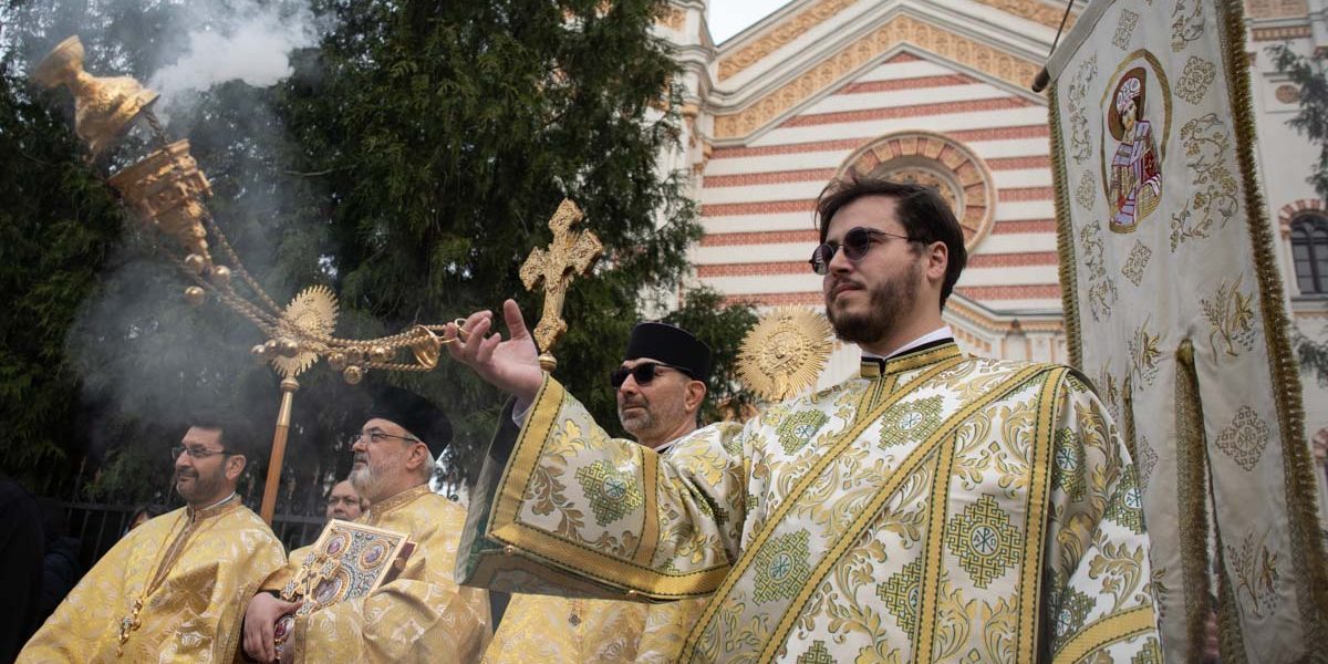 Credincioșii ortodocși și greco-catolici sărbătoresc duminică, 28 aprilie, Intrarea Domnului în Ierusalim, cunoscută sub numele de Florii