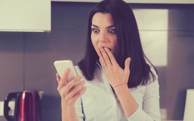 Atenție, români: Ce date salvate pe telefon vă pot lăsa fără bani!
