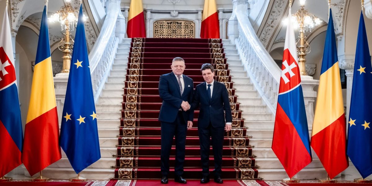 Premierul Slovaciei, Robert Fico, a discutat cu președintele României, Nicușor Dan, și cu premierul Ilie Bolojan despre posibilități de cooperare în domeniul energiei, inclusiv în ceea ce privește energia nucleară și gaze naturale, pe fondul contextului geopolitic actual