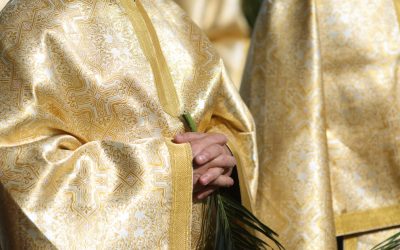 Floriile 2026: Ce înseamnă Duminica Intrării în Ierusalim pentru credincioși Ziua de 5 aprilie 2026 va fi marcată în calendarul ortodox cu cruce roșie, fiind Duminica Floriilor, praznicul Intrării Domnului în Ierusalim