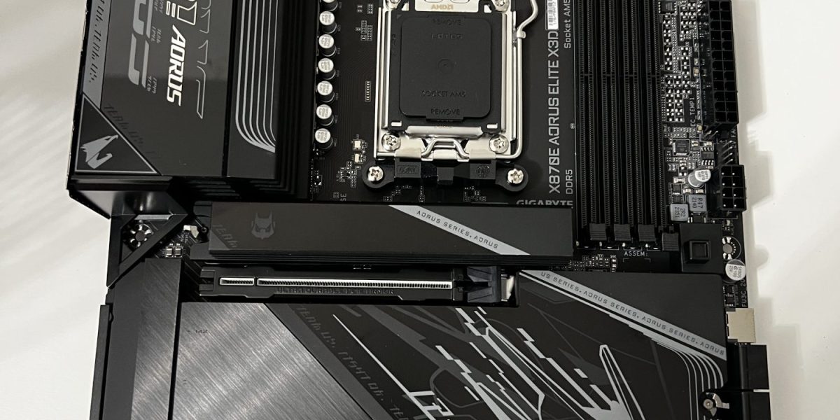 De ce plăcile de bază sunt CRUCIALE pentru procesoarele AMD X3D?