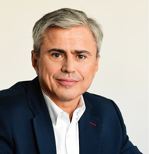 Prețurile la carburanți, sub asediul crizei: Riscul penuriei și efectele ciudate ale măsurilor guvernamentale București – Piața de carburanți din România pare să se afle într-o zonă gri, între scăderi anemice de prețuri și riscul real de a rămâne fără combustibil