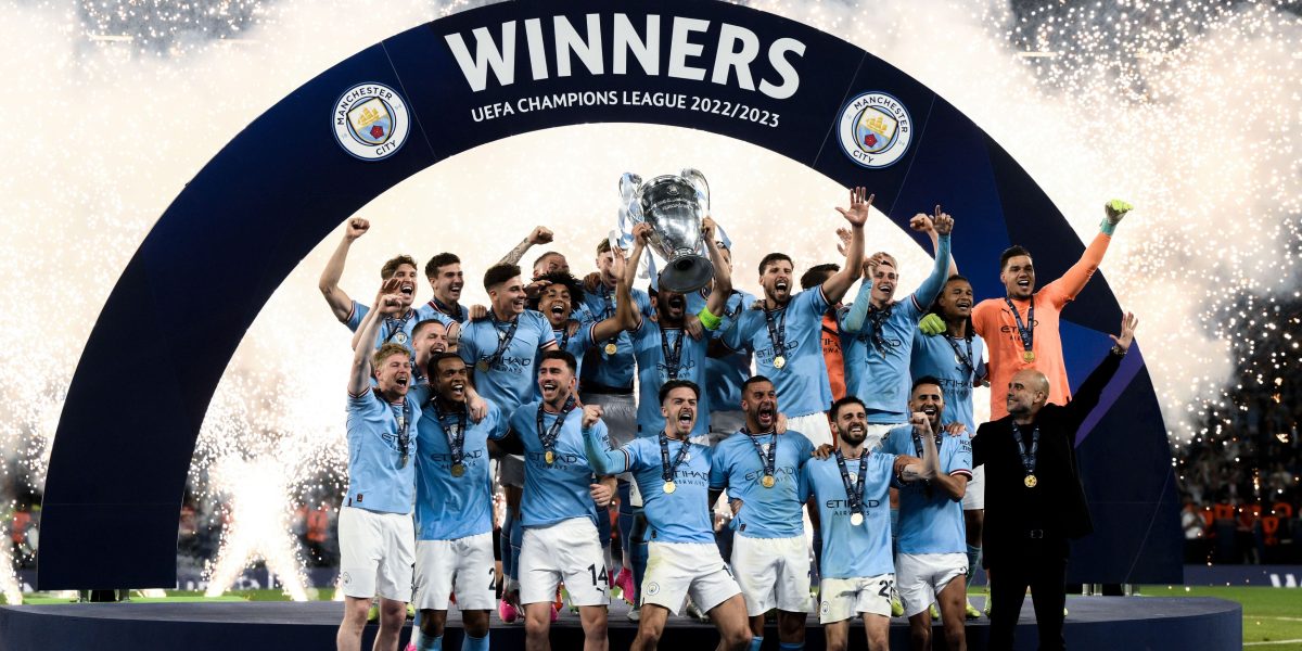 Mister la MAN City: Medalii de TREBLE, scoase la vânzare pe 30.000 lire