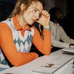 Tineri sabotori: Angajații GEN Z fricționați de AI își sabotează companiile