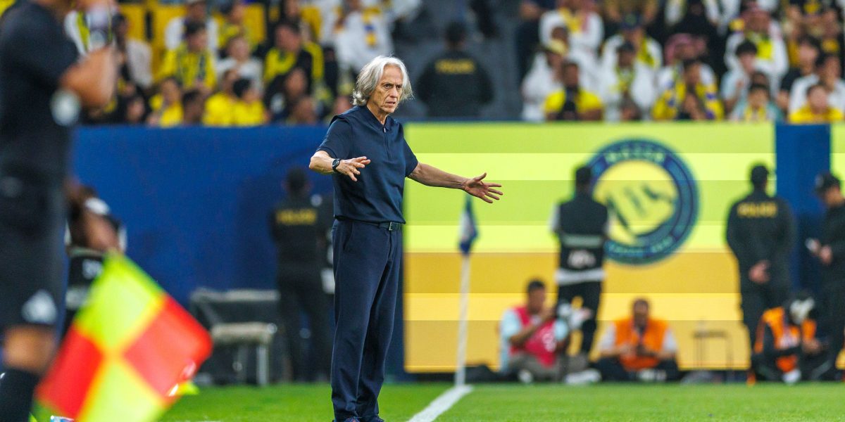 Un conflict aprins a izbucnit pe terenul de fotbal: Antrenorul lui Al-Nassr, Jorge Jesus, s-a luat la ceartă cu un jucător de la Al-Najma, într-un meci tensionat din liga saudită