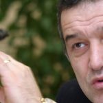 Au năvălit peste el! Drama unui om, fără un leu, în propria casă