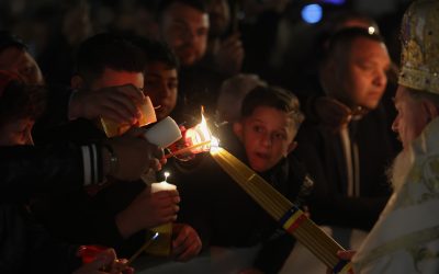 Slujba de Înviere la Patriarhie: Când începe și unde iei Lumina Sfântă