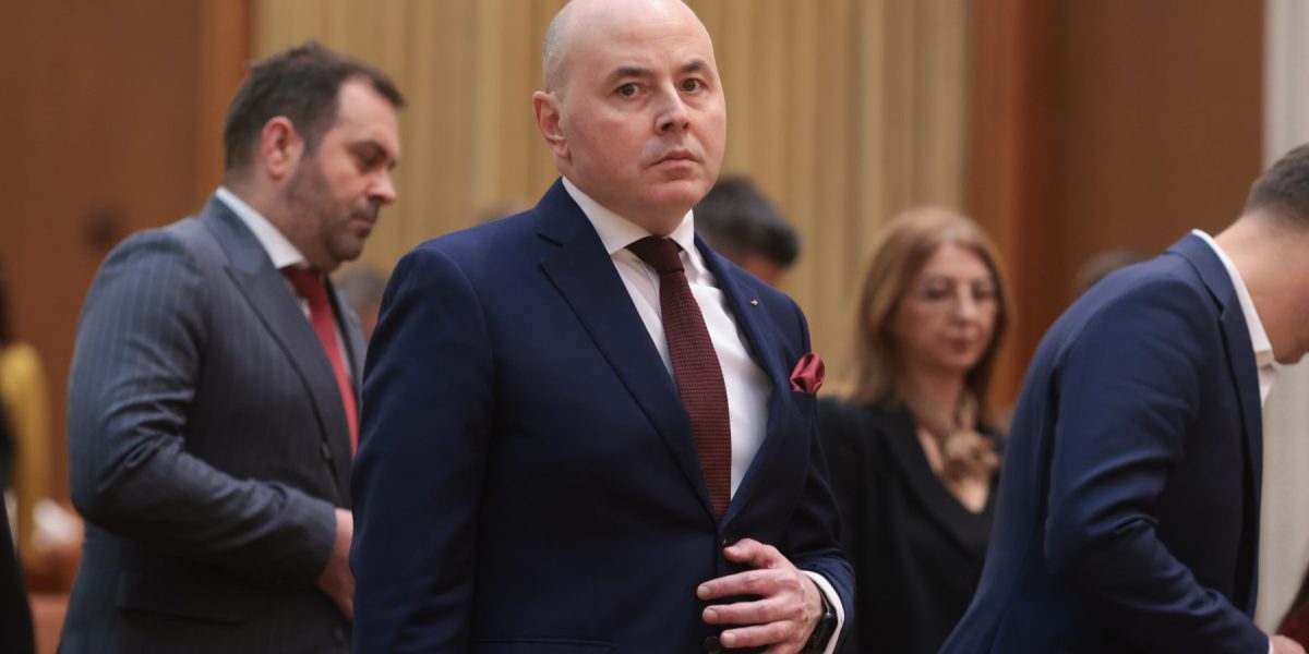 Lider PNL apără Guvernul pe listări la bursă și atacă dur PSD