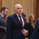Lider PNL apără Guvernul pe listări la bursă și atacă dur PSD
