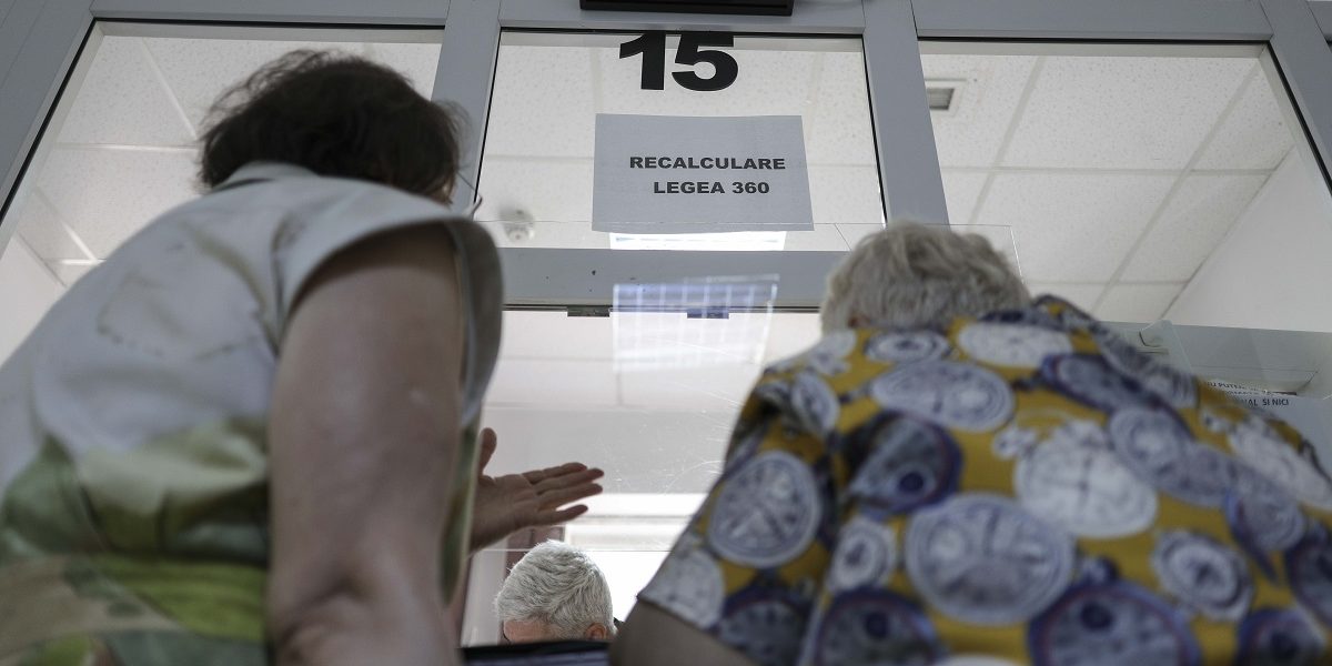 Peste 2,8 milioane de pensionari, ajutoare de până la 1.000 lei (două tranșe)